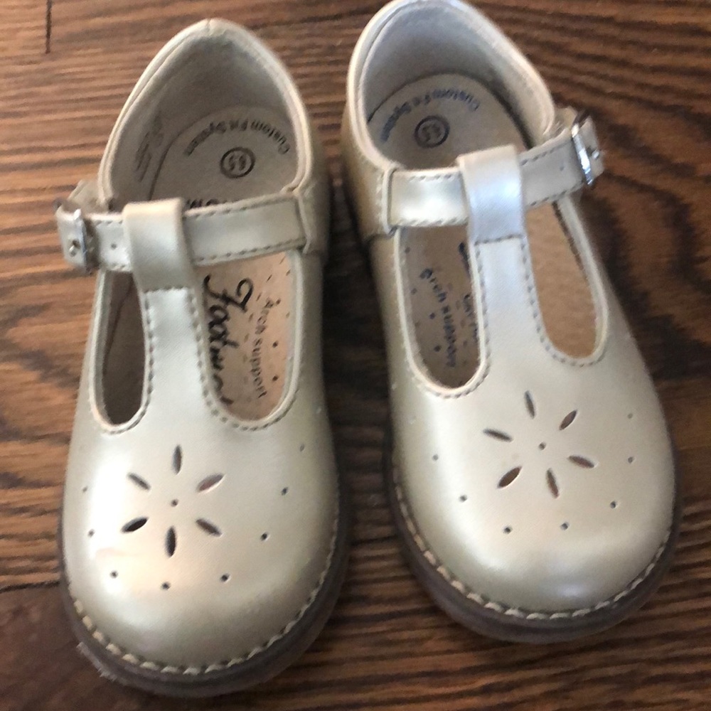 Like new Footmates dress shoes